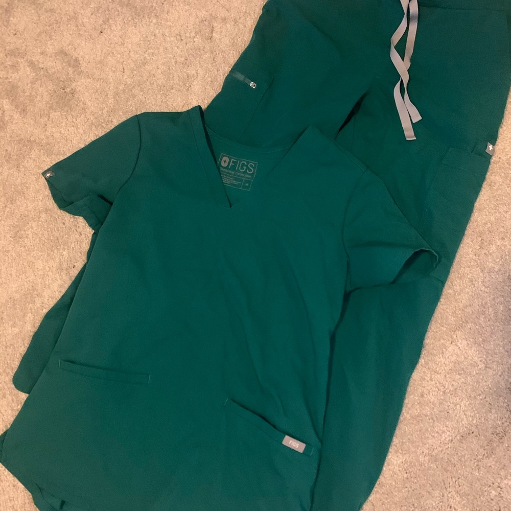 Figs Hunter Green Scrub Set (limited edition)